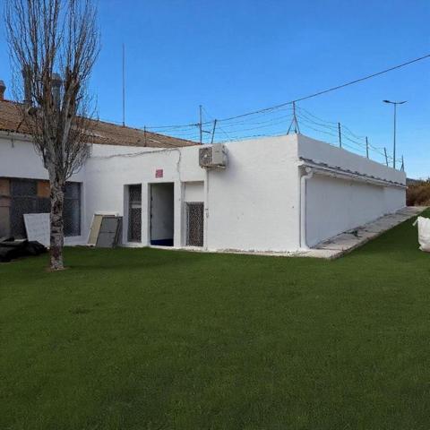 Nave en venta en zona urbana con parcela privada-Ideal para transformar en viviendas photo 0