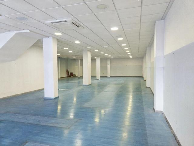 Alquiler local con plaza de garaje photo 0