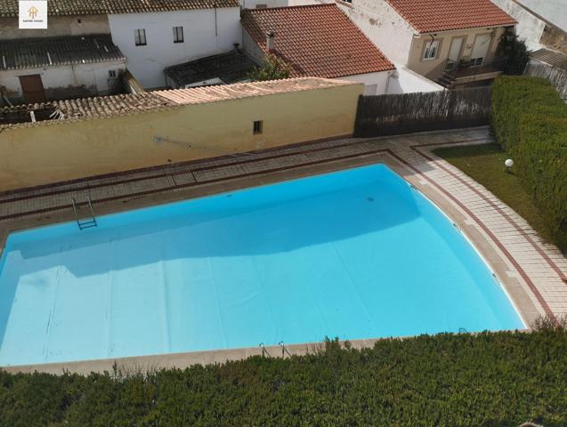 SE VENDE PISO reformado y con piscina comunitaria en MALPARTIDA DE CÁCERES. photo 0