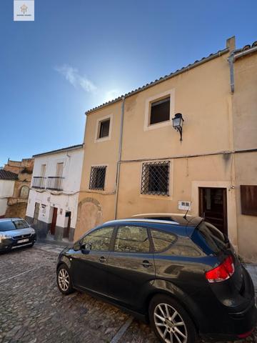Se VENDE CASA en zona CASO HISTÓRICO photo 0