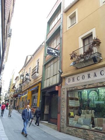 EMPIRE HOMES vende edificio muy cerca de la plaza mayor de Cáceres photo 0