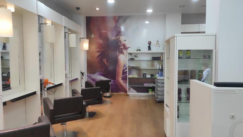¡TRASPASO DE ACTIVIDAD EN SALÓN DE BELLEZA EN PLENO CENTRO! ¡¡¡¡NEGOCIABLE!!!! photo 0