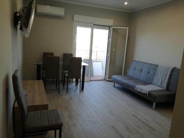 EMPIRE HOMES ofrece piso en Avenida de Cervantes photo 0