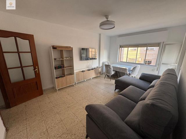 Amplio Piso en Venta y Alquiler en la Zona de ANTONIO HURTADO, Cáceres photo 0
