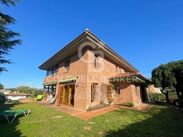 Casa En venta en Girona photo 0