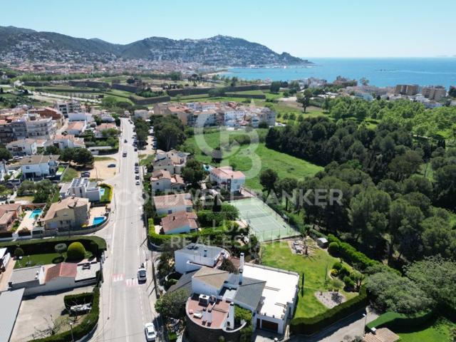 Casa En venta en Roses photo 0