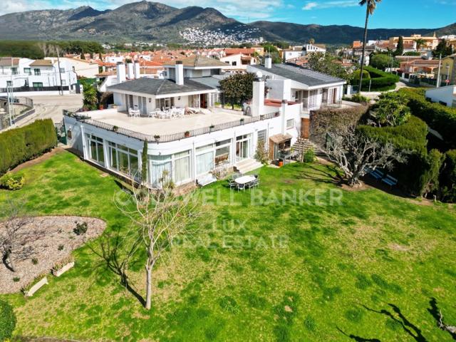 Villa En venta en Roses photo 0