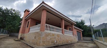 Villa En venta en Navarredondilla photo 0