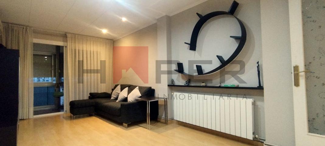 Piso En venta en Sants - Badal photo 0