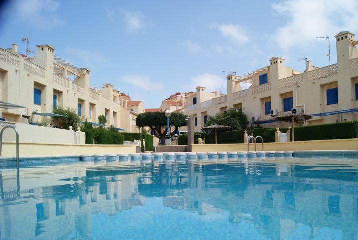Precioso chalet muy cerca de la playa. photo 0