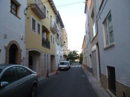 Piso en venta junto con 2 locales en la Bisbal del Penedes photo 0