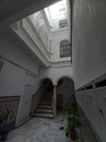 Vivienda con garaje. Magnífica oportunidad de vivir en el centro histórico de Cádiz. photo 0