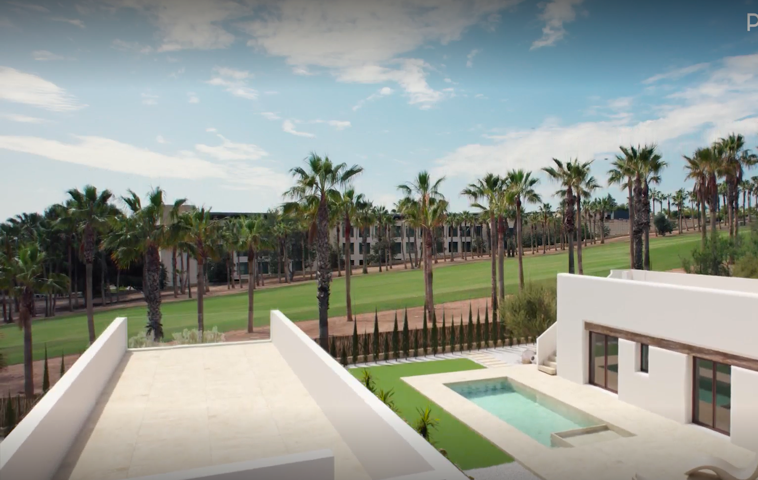 Primera línea de golf, Villa de estilo mediterráneo de una sola planta con 3 dormitorios, 2 baños, piscina y soláriu photo 0