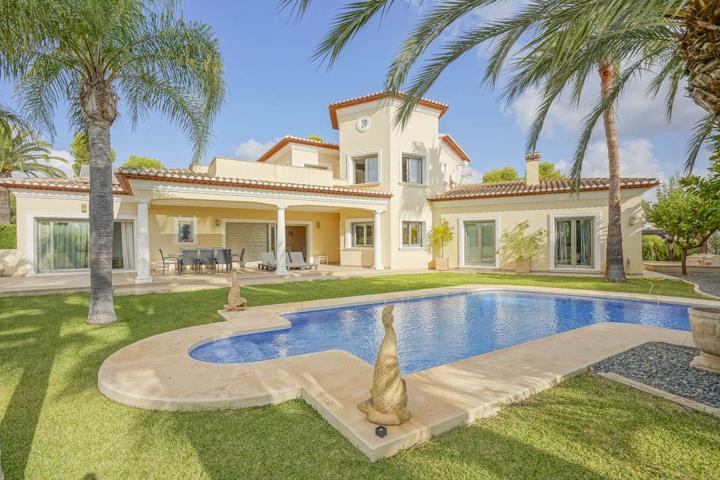 Casa En venta en Cala Advocat - Baladrar, Benissa photo 0