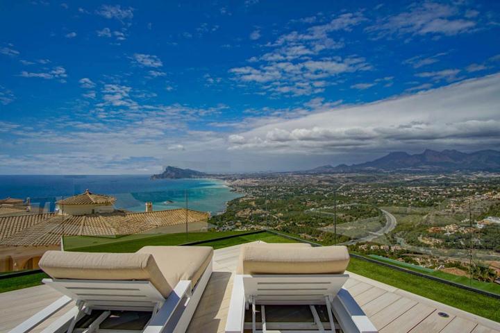 Casa En venta en Zona De Mascarat, Altea photo 0