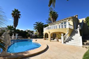 Casa En venta en El Portet, Moraira photo 0