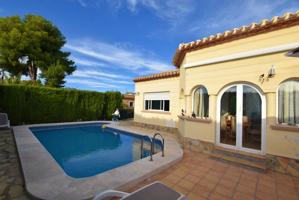 Casa En venta en Centro Ciudad, Jávea - Xàbia photo 0