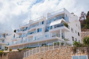 Apartamento casi nuevo y moderno cerca de Calpe con fantásticas vistas al mar photo 0