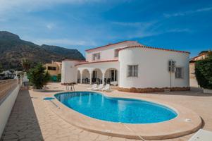 Impresionante Villa en Calpe - Zona La Canuta, Ideal para Disfrutar del Mar y la Naturaleza photo 0