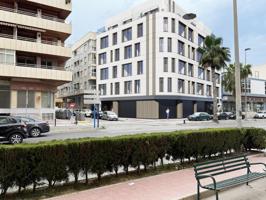 Elegante edificio residencial a 60 m de la playa de El Acequion, en Torrevieja photo 0