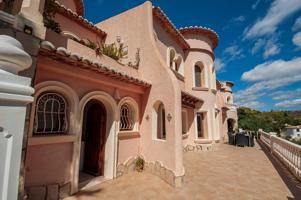 Villa Tradicional Española con Vistas Impresionantes en La Empedrola, Calpe photo 0