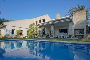 Casa En venta en El Montgó, Denia photo 0