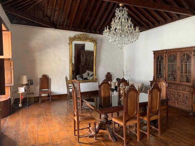 Espléndida Casa Señorial del Siglo XX en el Centro Histórico de Icod de los Vinos photo 0