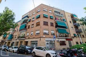 Piso En venta en Porta, Barcelona photo 0