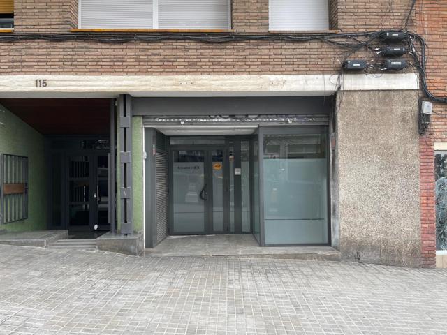 Oficina En venta en El Guinardó, Barcelona photo 0