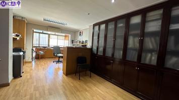 A la venta, gran vivienda en Avenida de Andalucía photo 0