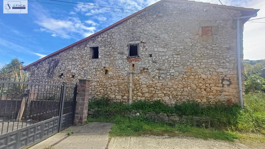 Casa de Piedra rodeada de naturaleza cerca de la ciudad photo 0