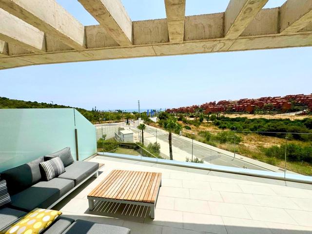 ¡Se Vende! Hermoso Penthouse con Vistas al Mar cerca de Estepona photo 0