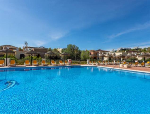 **Exclusivo Apartamento en Venta en Benahavís – Las Jacarandas de Los Arqueros** photo 0