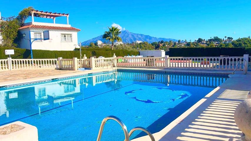¡Oportunidad única en la Costa del Sol! Chalet adosado reformado entre Estepona y Marbella photo 0