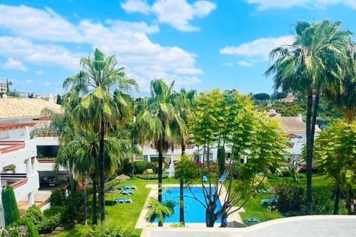 Luminoso apartamento en planta intermedia en excelente ubicación – Selwo, Estepona photo 0
