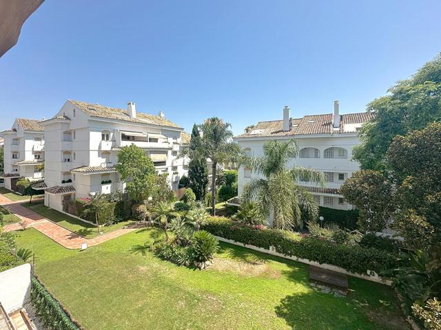 Oportunidad única a 400 metros del mar y junto al campo de golf de Guadalmina Sur. photo 0