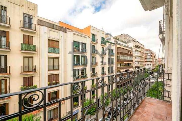 Piso en venta en Madrid de 126 m2 photo 0