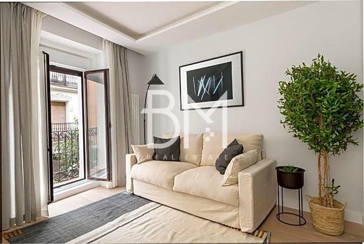 Piso en venta en Madrid de 87 m2 photo 0