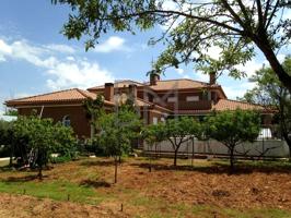 Casa - Chalet en venta en Pioz de 647 m2 photo 0
