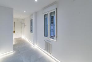 Piso en venta en Madrid de 104 m2 photo 0