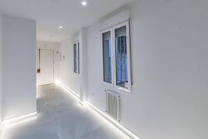 Piso en venta en Madrid de 104 m2 photo 0