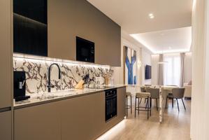 Piso en venta en Madrid de 84 m2 photo 0
