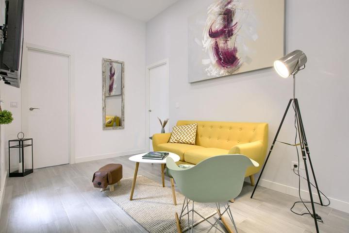 Piso en venta en Madrid de 71 m2 photo 0