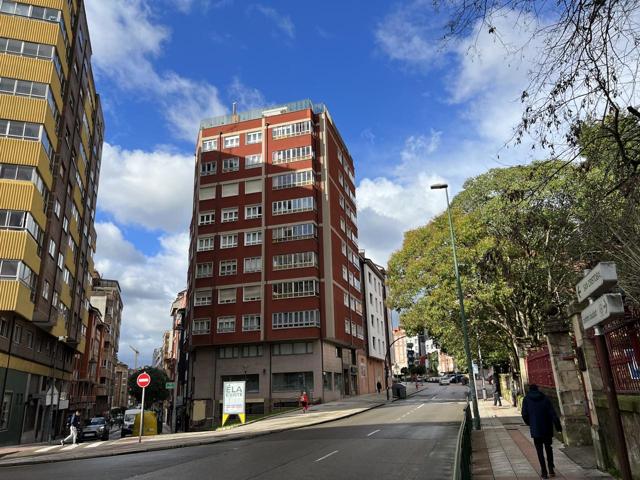 Piso en venta en Aviles centro completamente exterior photo 0