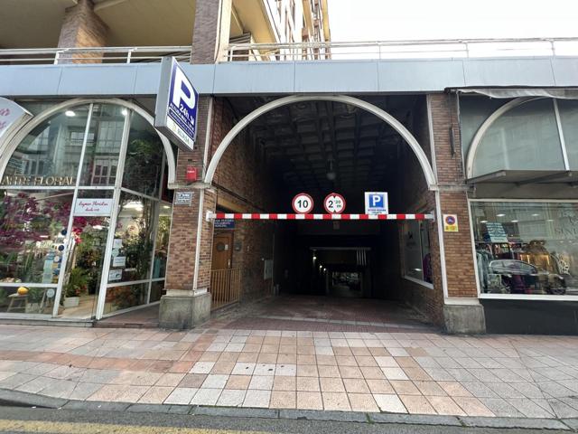 Plaza de garaje en venta en las Meanas Avilés photo 0
