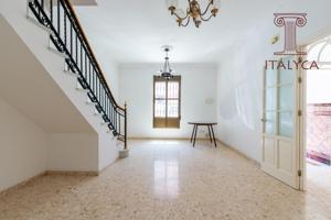 Casa en calle Juan Carlos I, en 416m2 de terreno, Aznalcázar. photo 0