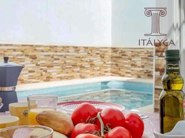 Casa con piscina y licencia turística en Camas photo 0