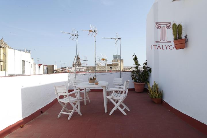 Ático de un dormitorio en calle Palacios Malaver photo 0