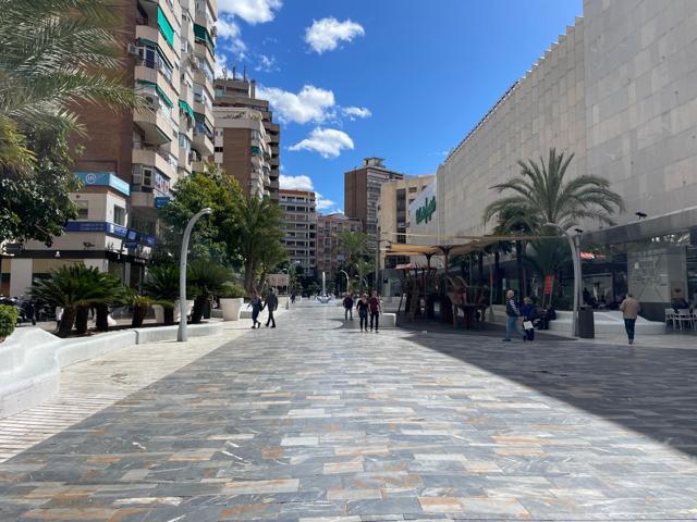 ESTUPENDO Piso en Avenida de la Libertad. Junto Corte Ingles photo 0