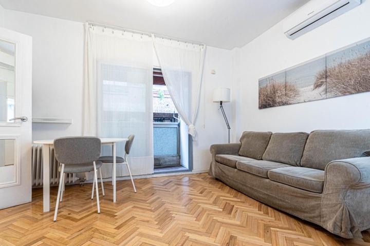 Piso Exterior de 2 Dormitorios Totalmente Equipado en Excelente Ubicación photo 0